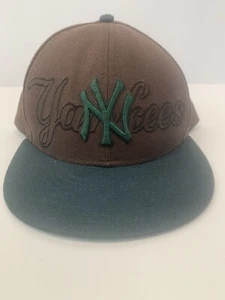 NY Yankees Fitted Baseball Cap NEW ERA 59 FIFTY Size 8 63.5cm Brown/Green Hat - Picture 1 of 9