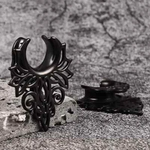 Túnel de Oreja Silla Enchufe Negro Flores Ohrtunnel Ohrplug Pendientes - Imagen 1 de 2