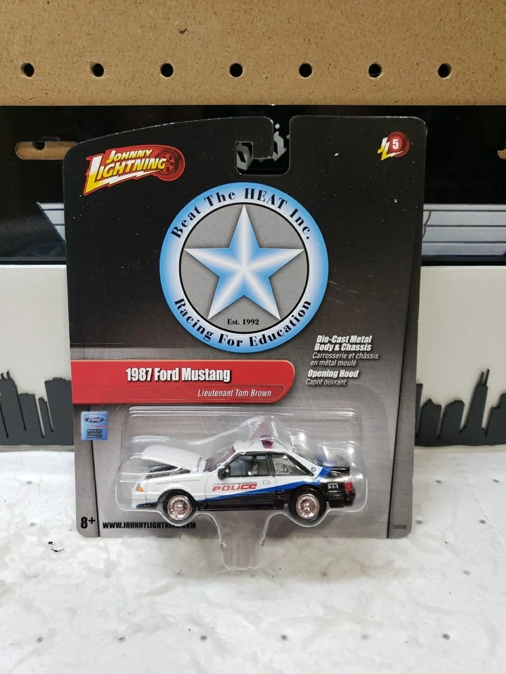 Johnny Lightning 1987 福特野马 GT Beat The Heat 限量版罕见 HTF — 第 1/4 张图片
