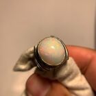 Natürlicher 9 Karat weißer Opal in handgefertigtem Silberring