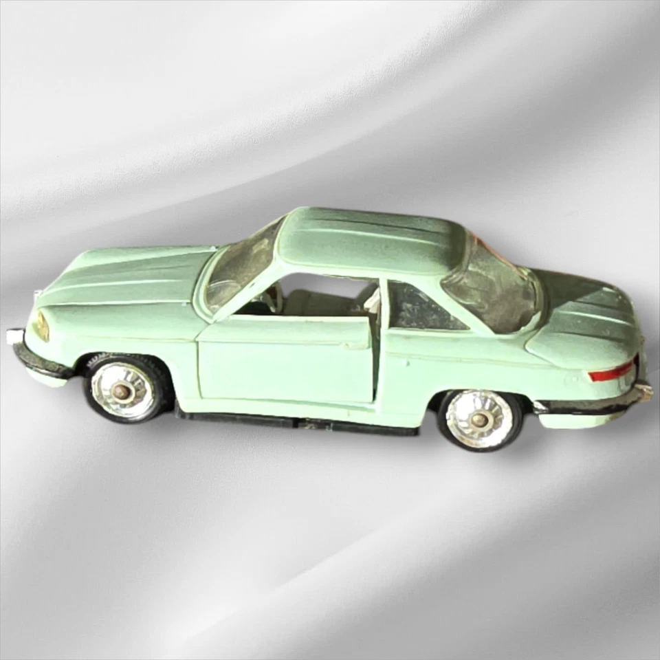 旧 NOREV 法国制造 1966 PANHARD 24 CT 1963/1967 COUPE VERTE REF 72 b 1/43 — 第 1/4 张图片