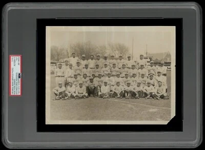 1921 WS Champs NY Giants Team Photo George Kelly Stengel McGraw PSA/DNA Type 1 - Image 1 of 2