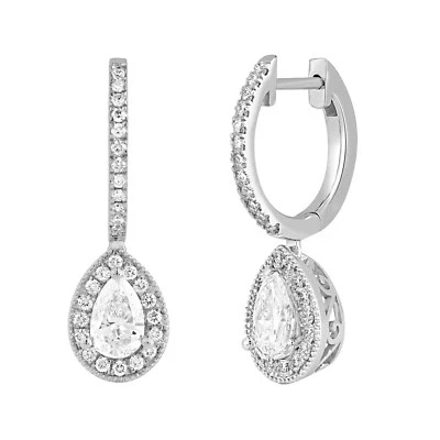 Pendientes colgantes colgantes con halo de diamantes cultivados en laboratorio de oro blanco de 14 quilates talla pera de 1,70 quilates Foto 1 de 4