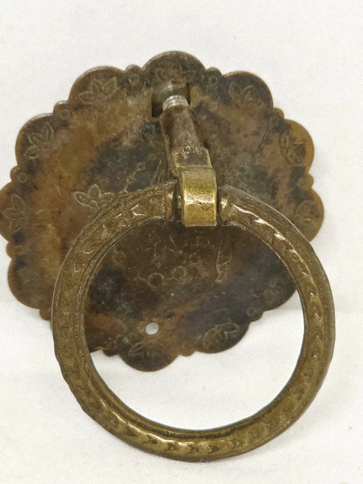 1900 年代小号深黄铜镀落环拉手和背板 1 古董 — 第 1/4 张图片