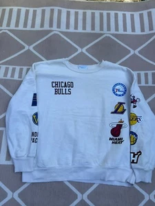 NBA Herren Gr. XL weiß Sweatshirt All Over Team Logo Pullover Pulli - Bild 1 von 6
