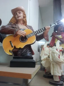 Músico Guitarra 50 Cm RESINA PARA Casa BAR RESTAURANTE TRATTORIA Arte Musical - Picture 1 of 1