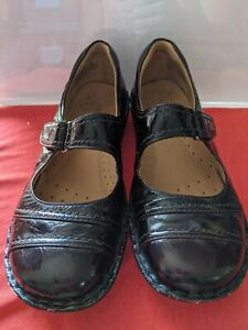 HUSH PUPPIES  LEATHER UPPER & SOCK SIZE 38 FLAT SHOES AS NEW
