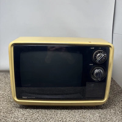 Vintage 1976 Sears 562-50260500 Solid State VHF UHF Television FOR PARTS OR PROP - Image 1 of 4