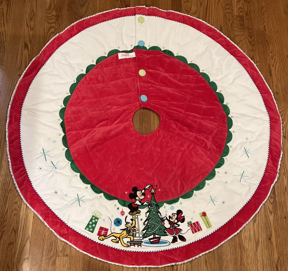 Disney store MICKEY & MINNIE & Pluto  2014 Christmas Tree Skirt  53" Velvet EUC - Image 1 of 4
