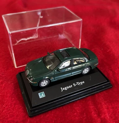 Modellino "Hongwell" auto Jaguar S-Type, scala 1:43, colore verde - Immagine 1 di 2