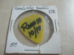 KIX RONNIE 10/10 YOUNKINS Hand Signed Authentic Guitar Pick - Picture 1 of 4