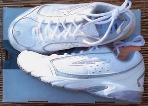 AVIA WOMENS LITE COOL MESH & LEATHER WHITE ATHLETIC SHOES WORK & PLAY LIST $60 - Picture 1 of 14