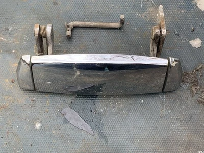 Manija de puerta trasera exterior Toyota Land Cruiser FJ55 1967-1974 CROMADA OEM usada bonita Foto 1 de 4