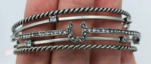 Braccialetti nuovi con scatola Juicy Couture PAVE ICON bracciali strass tono argento LOGO CUORE - Foto 1 di 12