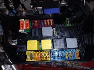 FUSE BOX UNIT / 2544890 FOR MERCEDES-BENZ CLASE A W176 A 180 CDI BLUEEFFICIENC - Picture 1 of 10