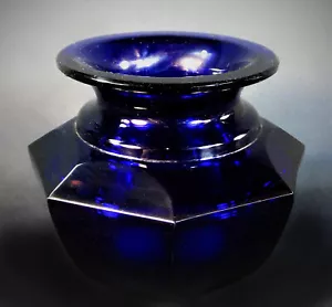 BEL VASO SFACCETTATO JOSEF HOFFMANN per WIENER WERKSTATTE/MOSER - circa 1915-20 - Foto 1 di 8