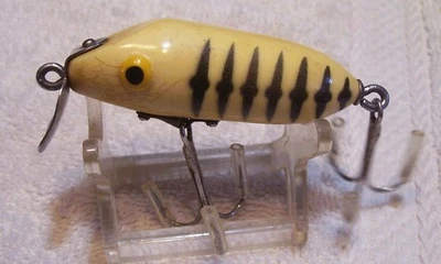 071325 LOTE E LUMINOSO SEÑUELO VINTAGE RINEHART JINX 2,25" Foto 1 de 3