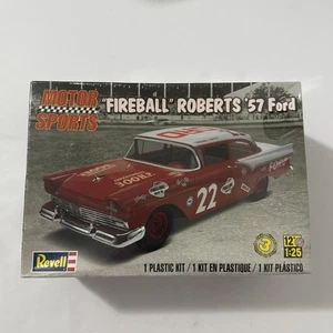 Kit Modelo Ford 1/25 SELLADO Revell Motor Sports Fireball Robert 57 #4024 - Imagen 1 de 11