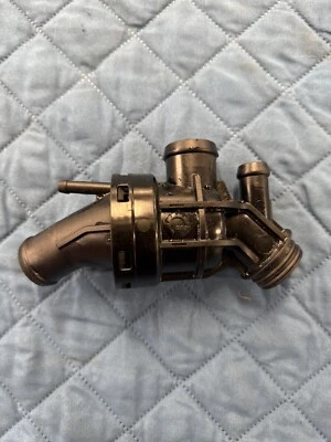 КОРПУС ТЕРМОСТАТА SKI-DOO SKIDOO MXZ 850 REV G4 GEN 4 В СБОРЕ 420822835 - Изображение 1 из 2