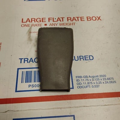 1994 - 1997 年 ISUZU RODEO HONDA PASSPORT 降低后座皮带盖灰色原始设备制造商 — 第 1/4 张图片