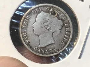 Moneda de 5 centavos de plata Reina Victoria de Canadá 1870, pieza de pulsera con dije? - Imagen 1 de 2