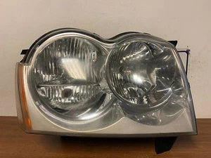2005 JEEP GRAND CHEROKEE RIGHT/PASSENGER HEADLIGHT #2022 OEM - Picture 1 of 5