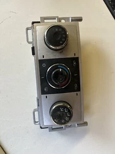 2008-2012 Chevrolet Malibu Ac Heater Climate Control 28111731 BS7Y5 - Picture 1 of 1
