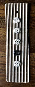 Incomparable Buttons 5 Small Sheep Buttons - L140 Button Card- Handmade - Picture 1 of 3