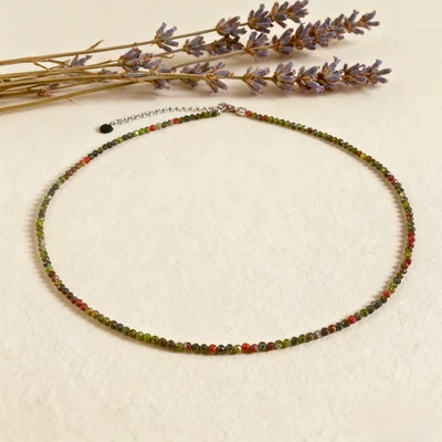 Gargantilla pequeña de piedras preciosas de sangre de 2 mm con cuentas delicado collar de piedras preciosas minimalista Foto 1 de 2