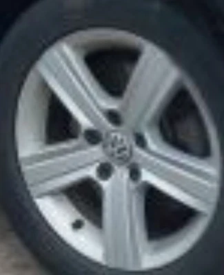 Golf 2017 rueda original 16x6-1/2 5 radios radios elevados Volkswagen Foto 1 de 4