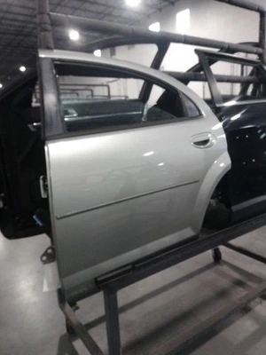 Used Rear Left Door Assembly Rear Side fits: 2006 Chrysler Sebring Rear Left Gra - Image 1 of 4