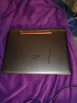 ASUS Republic of Gaming G752VT Foto 1 de 4