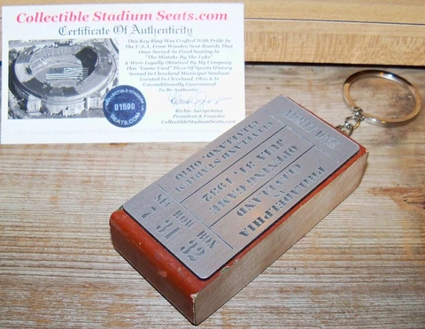 ⚾VINTAGE CLEVELAND STADIUM SEAT KEY RING Indians Browns Jim Brown Feller Doby 🏈 Cover
