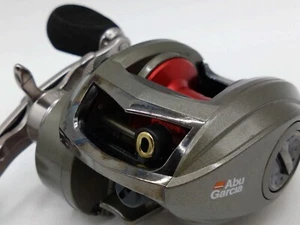 Abu Garcia Revo ALT-HS Right Handle Baitcasting Reel Excellent 0915 - Picture 1 of 23