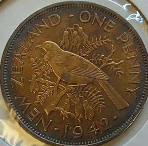 1942 New Zealand 1 penny coin uncirculated Tui Bird - Picture 1 of 3