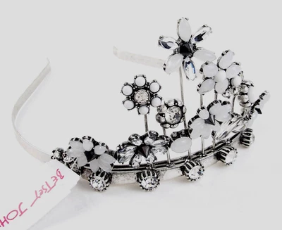 New Betsey Johnson Flower Tiara in White / Crystal / Silver-Tone - Image 1 of 4