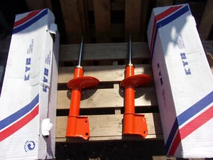 FRONT GAS SHOCK ABSORBERS FOR RENAULT CLIO 1.8 16V 1991-1996 KYB 333849 - Picture 1 of 1