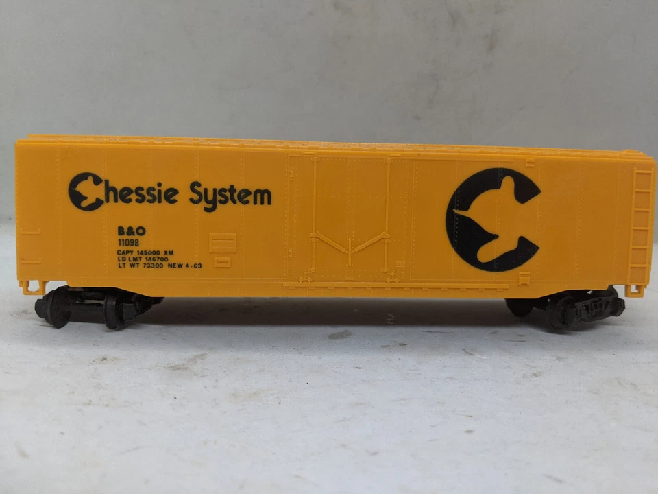 Bachmann HO Scale Chessie System B&O 11098 Plug Door Box Train Car Railroad VTG - Image 1 of 1