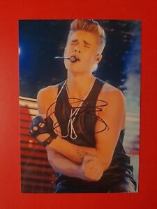 JUSTIN BIEBER, SIGNED AUTOGRAPHED PHOTO 