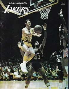 Los Angeles Lakers vs Detroit Pistons 1970 basketball program Chamberlain & West - Picture 1 of 3