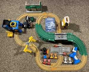 VINTAGE 2005 Fisher Price GeoTrax Tracktown Railway Set Remote Control Train Set - Picture 1 of 5