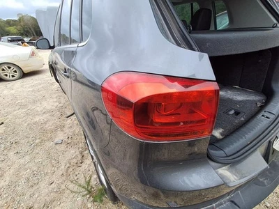 2014 Volkswagen Tiguan Driver Left Tail Light Assembly OEM Used 110K Miles Foto 1 de 3