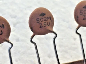 25 piezas condensador de disco de cerámica 0.005UF 500V Z5U 20% 5000pf D502M39Z5UL PHILLIPS - Imagen 1 de 7