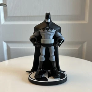 Batman Black and White Statue Sean "Cheeks" Galloway - Picture 1 of 12