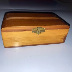 Kleine Zedernholz Truhe mit Messingscharnieren, antik 1935-1945 - Bild 1 von 11