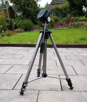 stabiles Dreibein-Teleskopstativ mehrfach höhenverstellbar  - Bild 1 von 4