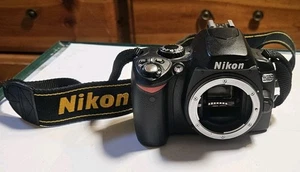 Nikon D40X 10.2 MP Digital SLR Camera Body ONLY + Strap  - Picture 1 of 10