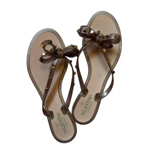 Valentino Garavani Rockstud Bow Flip Flops Size 40 / US 10 - Picture 1 of 5