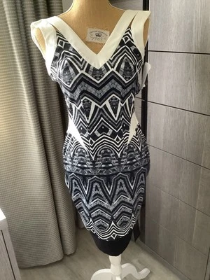 Impresionante vestido híbrido en zigzag azul y blanco, talla UK 12,  Foto 1 de 4