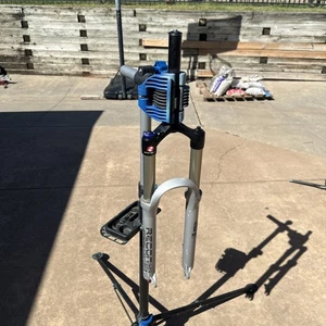 ROCK SHOX RECON 351 1 1/8" THREADLESS 26" WHEEL BICYCLE FORK 200 MM STEERER - Picture 1 of 18